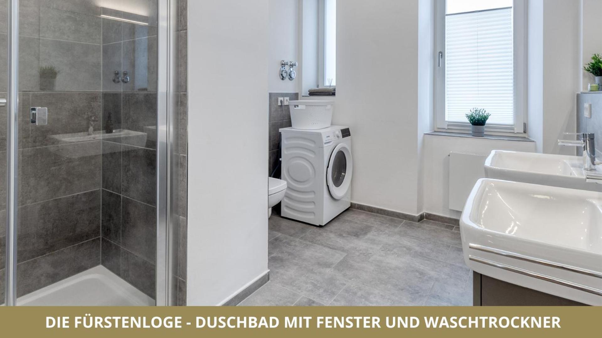 באיירוט Neu Fewo Fuerstenloge 1-6 Pers Hinter Dem Markgraeflichen Opernhaus - 2 Schlafzimmer Mit Boxspringbetten 4 Einzel Oder 2 Doppelbetten, Balkon Und Einbaukueche, Barrierearm מראה חיצוני תמונה